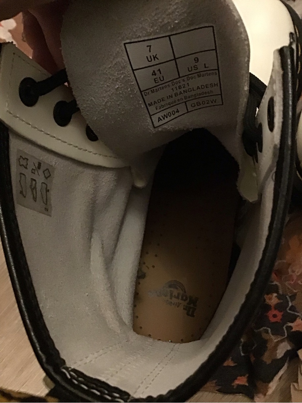 Dr. Martens 1460 White Smooth Leather Boots | Size 9 | Like New / EUC - Picture 10 of 13